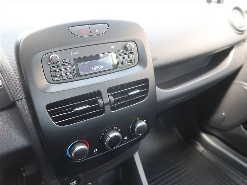 Renault Clio (2015) 1.2 16V, Serv.kniha, Tempomat - fotka 12 z 15