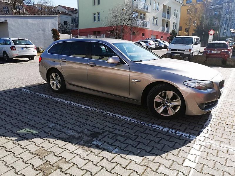 BMW Řada 5 530D XDRIVE TOURING F11 190kW - fotka 31 z 40