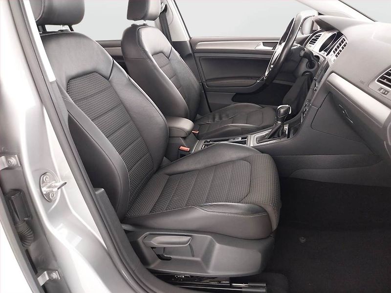 Volkswagen Golf (2015) Comfortline 1.2 TSI, Automat - fotka 9 z 22