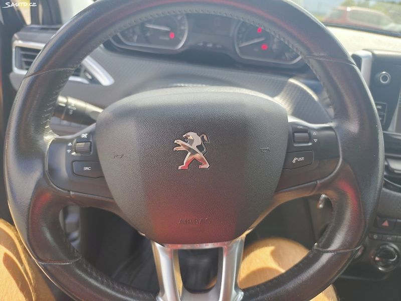 Peugeot 2008 (2016) - fotka 24 z 32