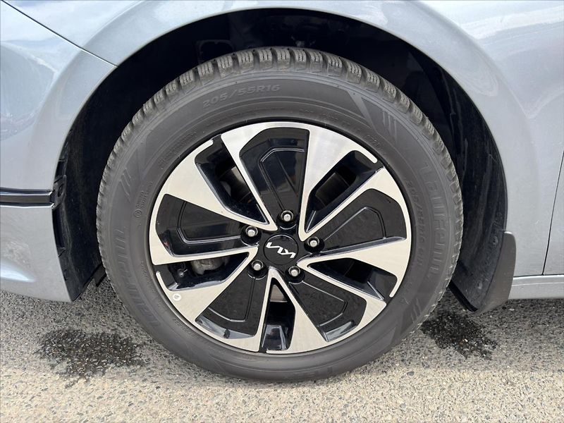 Kia Ceed 1,5 TGDi AT Spin 1.ČR ZÁRUKA - fotka 34 z 39