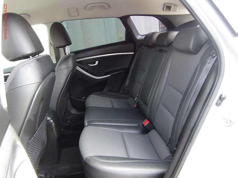 Hyundai i30 (2013) 1.6 CRDi, ČR, AC, tempo - fotka 10 z 21