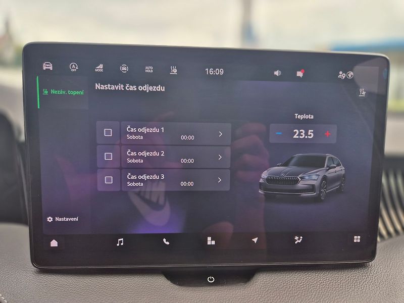 Škoda Superb Combi 2,0 TDI DSG 4x4 142 kW L - fotka 31 z 41