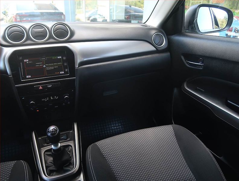 Suzuki Vitara (2023) Premium 1.4 BoosterJet - fotka 8 z 20