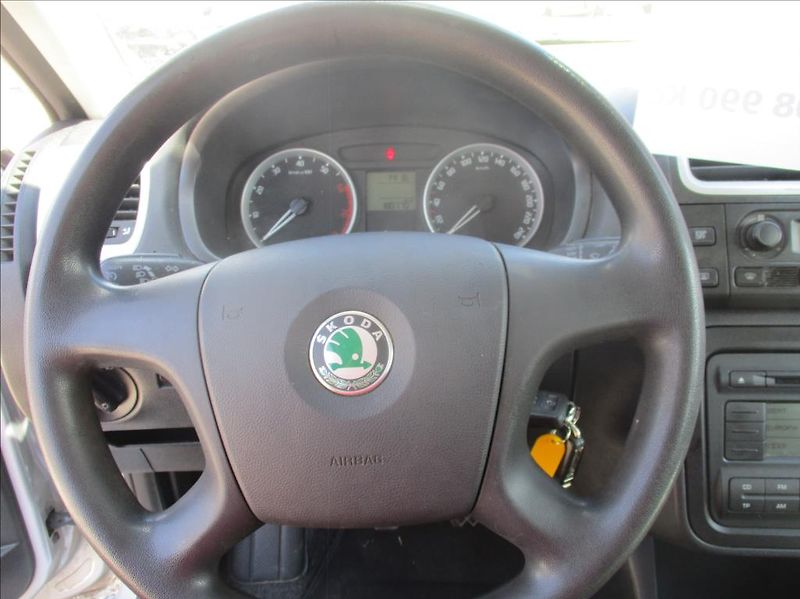 Škoda Fabia 1,4 i 16v, aut. klimatizace, - fotka 19 z 24