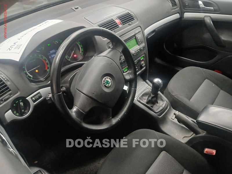 Škoda Octavia (2009) 1.9 TDi, autoAC, temp - fotka 3 z 3