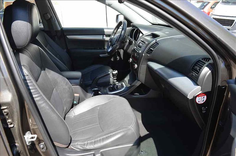 Kia Sorento (2012) 2,2 CRDI AWD - fotka 18 z 21