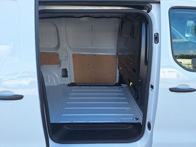 Peugeot Expert (2026) Furgon L2 2.2 BHDi 150  M6 - fotka 12 z 14
