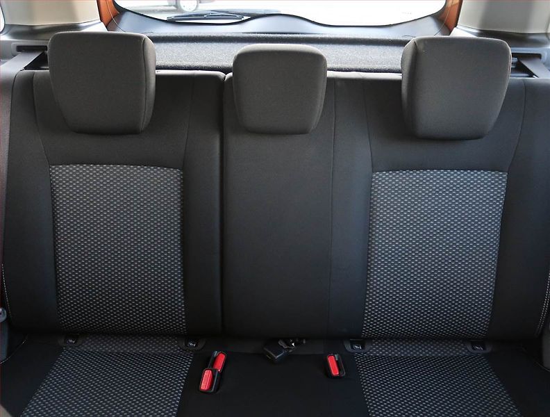 Suzuki Vitara (2017) 1.6 VVT, Serv.kniha, Navi - fotka 10 z 19