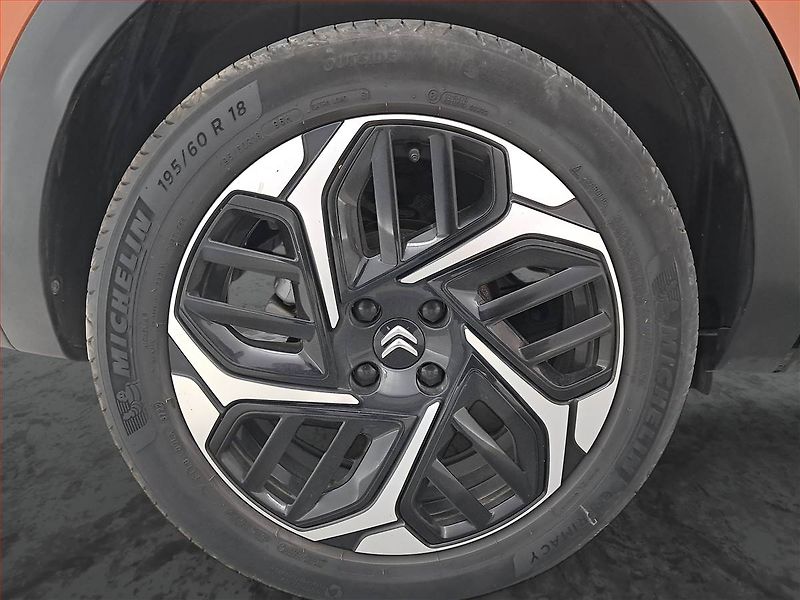 Citroën C4 (2023) Feel 1.2 PureTech, Automat - fotka 15 z 17