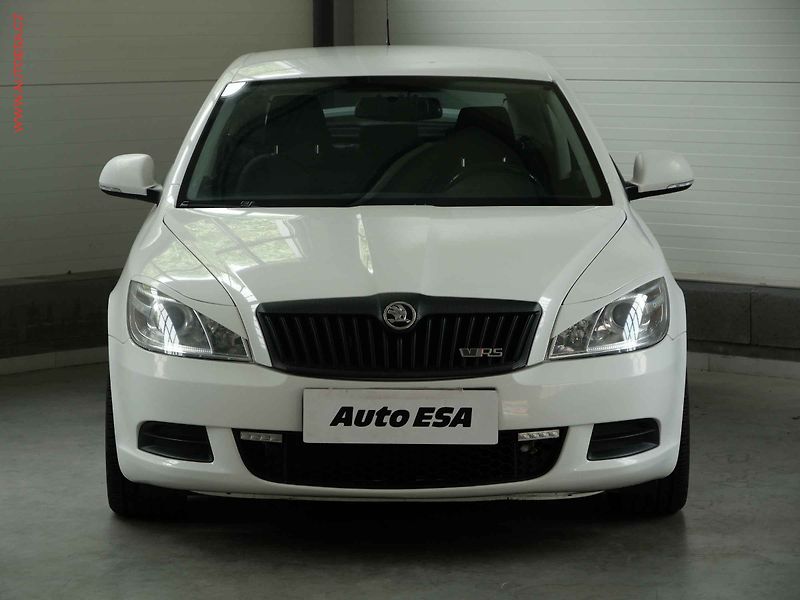 Škoda Octavia (2010) 1.2 TSi, ČR, AC, park.asist - fotka 2 z 18