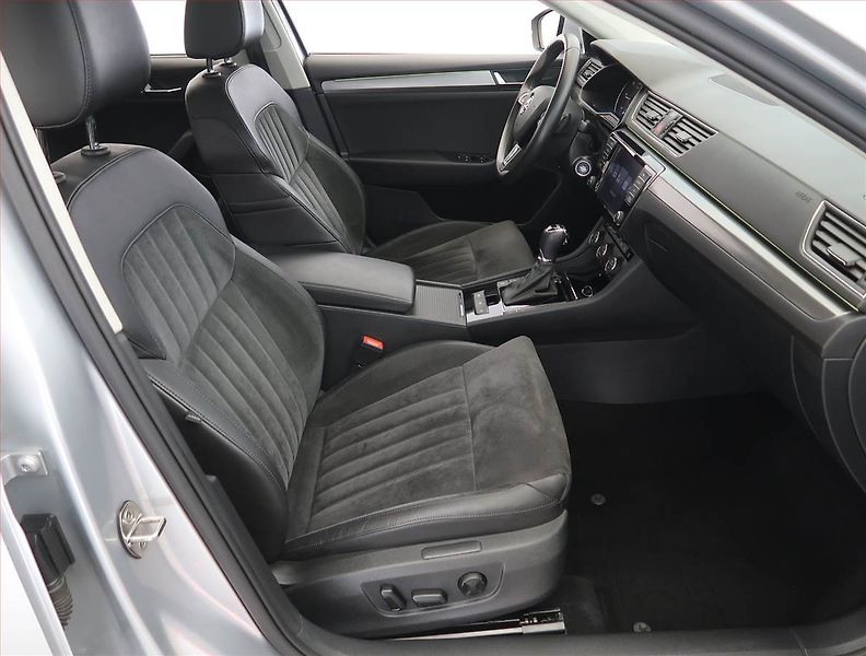 Škoda Superb (2016) 2.0 TDI 4x4, 4X4, Automat - fotka 9 z 31