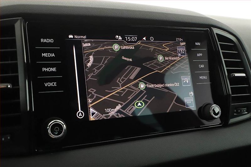 Škoda Karoq (2023) Sportline 1.5 TSI - fotka 17 z 20