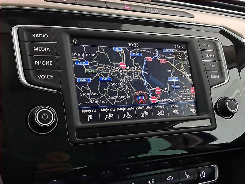 Volkswagen Passat (2015) 2.0 TDI, 4X4, Navi, Tempomat - fotka 13 z 18