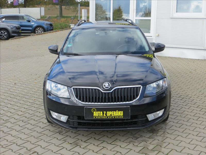 Škoda Octavia 1,2 TSI Ambition Plus DSG7 ČR - fotka 2 z 21