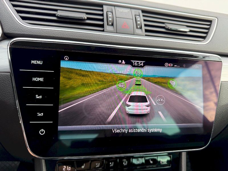 Škoda Superb (2022) 2.0 TDI 110kW DSG Business - fotka 18 z 35