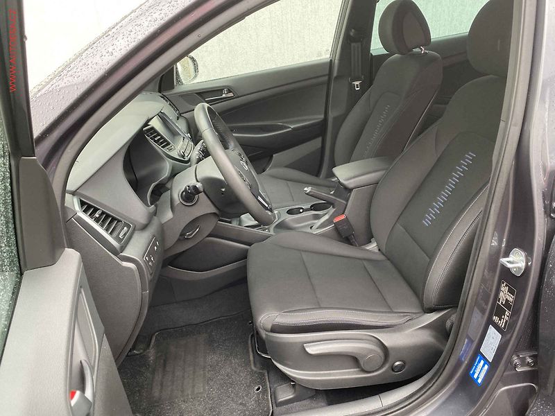 Hyundai Tucson (2018) 1.6 GDi, Go!, navi, kamera - fotka 9 z 18