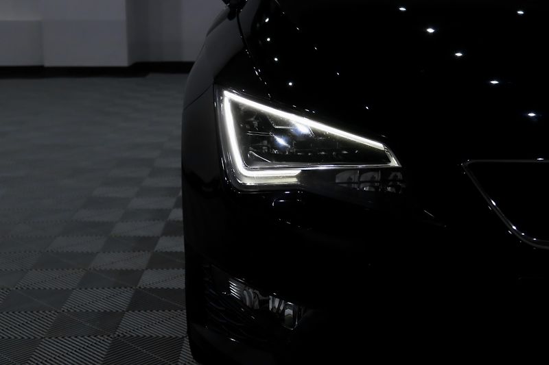 Seat Leon ST 1.4 TSI 92 kW FR - fotka 11 z 35