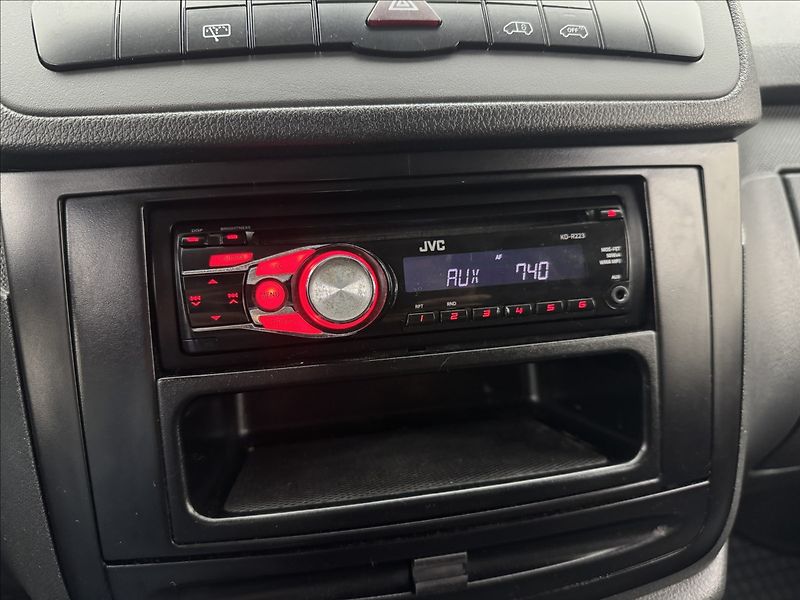 Mercedes-Benz Vito 2,1 CDI AC TAŽNÉ VELKÝ SERVIS - fotka 15 z 30