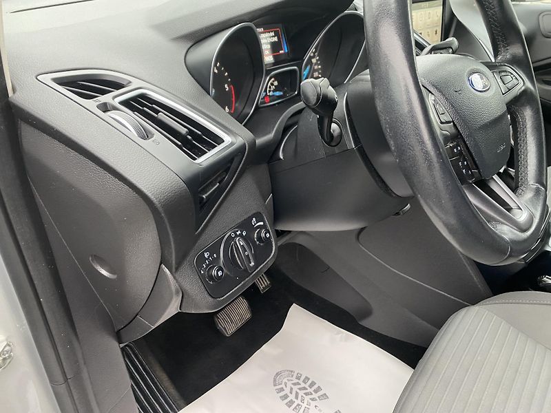 Ford C-MAX 1.5TDC-i 120PS NEW MODEL NAVI! - fotka 144 z 155
