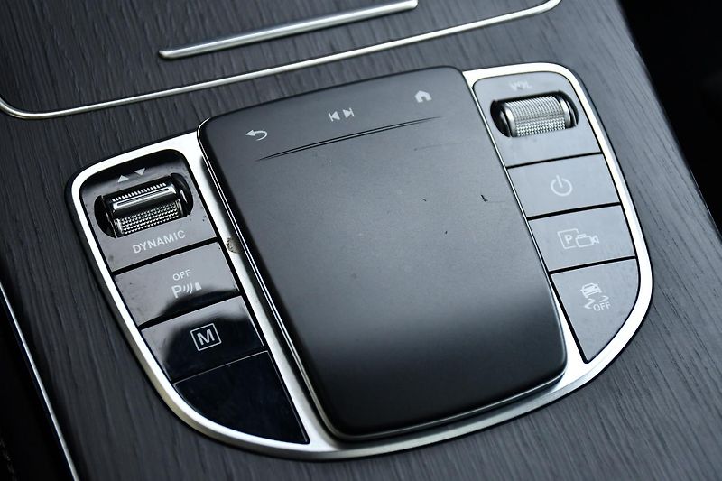Mercedes-Benz GLC 300de 4MATIC ČR - fotka 27 z 42