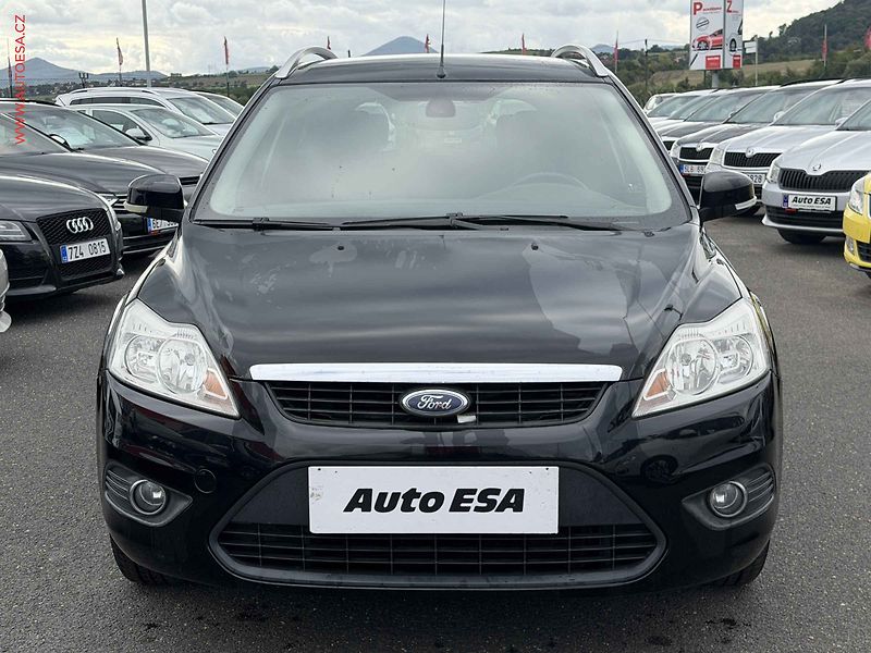 Ford Focus (2008) 1.6, AC - fotka 2 z 15