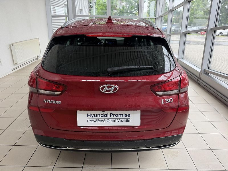 Hyundai i30 (2023) 1.0T-GDi 88kW SMART+NAVI - fotka 5 z 21