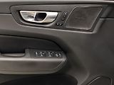 Volvo XC60 B5 AWD DARK ULTIMATE AUT CZ - náhled 28