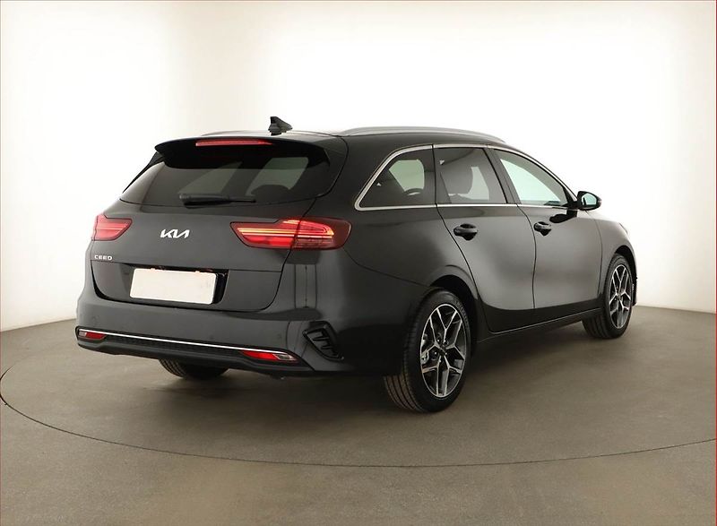Kia Ceed (2025) 1.5 T-GDI, Navigace - fotka 5 z 17