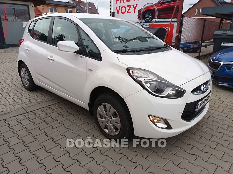 Hyundai ix20 (2012) 1.4i, 1.maj,ČR, servis.kniha - fotka 1 z 3