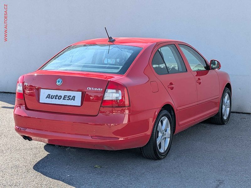 Škoda Octavia (2013) 1.4TSi, Ele, výhř.sed. - fotka 4 z 15