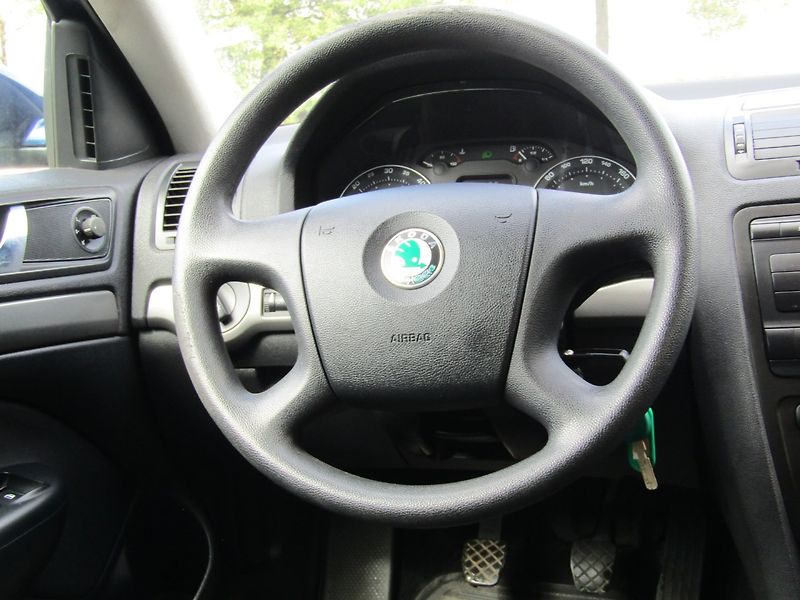 Škoda Octavia (2007) 2.0 TDI 103 kW ROZVODY NOVÉ - fotka 16 z 36