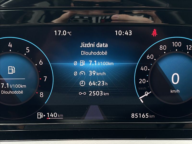 Volkswagen Golf 1,0 TSI Life KESSY+Kamera - fotka 10 z 23