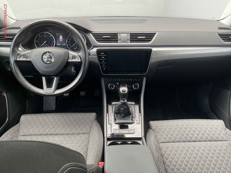 Škoda Superb (2019) 2.0 TDi, Style, bixen, navi - fotka 8 z 19