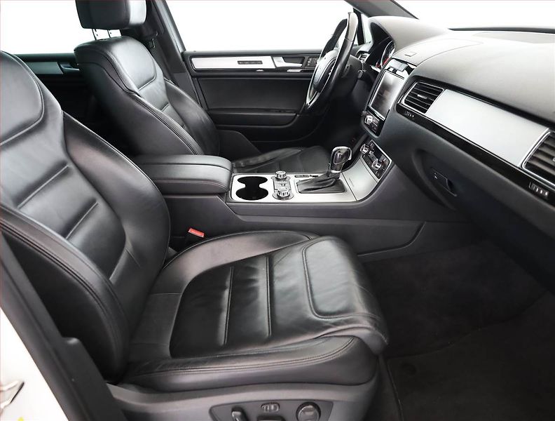 Volkswagen Touareg (2012) 3.0 TDI, 4X4, Automat, Kůže - fotka 7 z 16