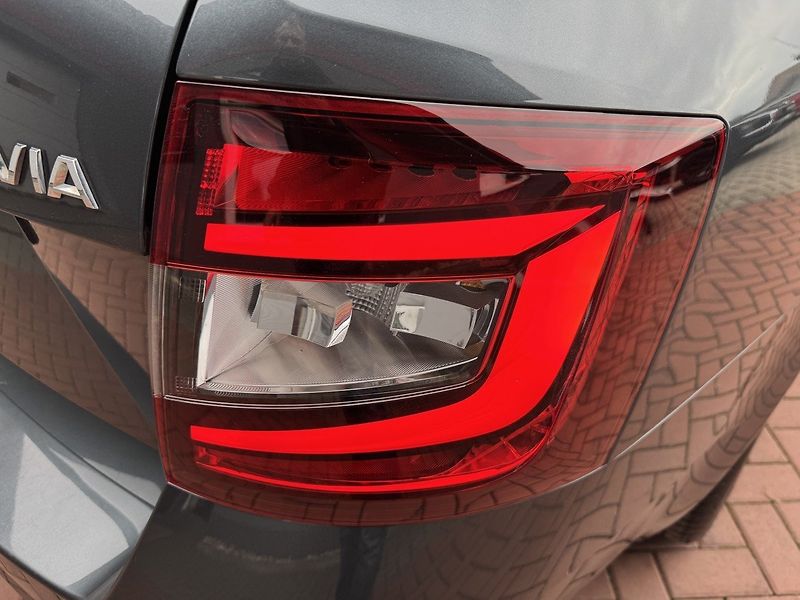 Škoda Octavia (2020) 2.0TDi DSG LED Navi Kamera - fotka 39 z 46