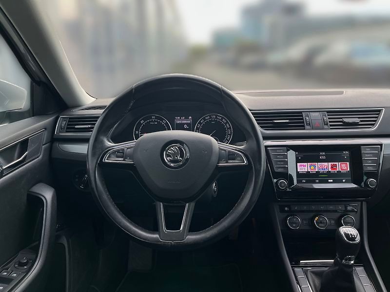 Škoda Superb 2.0 TDI Style - fotka 11 z 18