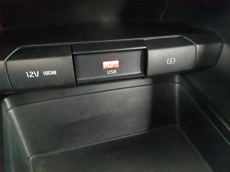Kia Ceed (2022) 1.0 T-GDI, Serv.kniha - fotka 18 z 18