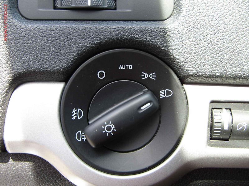 Škoda Octavia (2012) 2.0TDi, ČR, DSG, STK4/28 - fotka 12 z 20