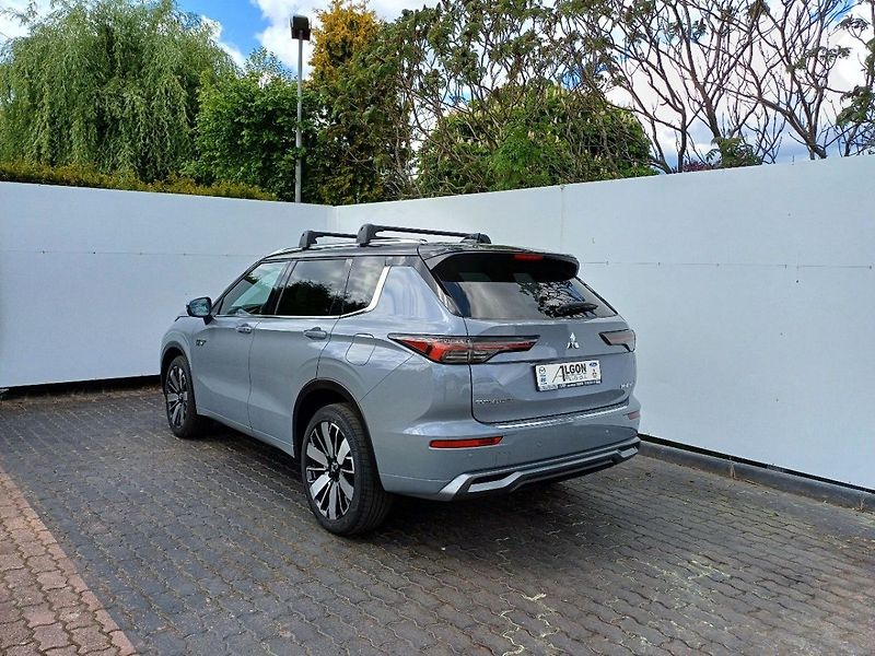 Mitsubishi Outlander Instyle+ 2,4 MIVEC 2xelektromo - fotka 2 z 16