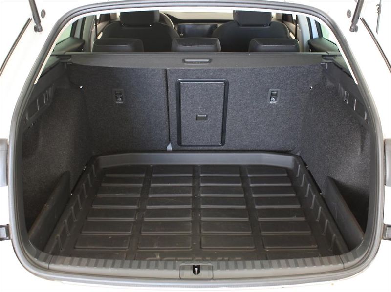 Škoda Octavia 2,0 TDi MT Ambition 67tkm. ČR - fotka 20 z 21
