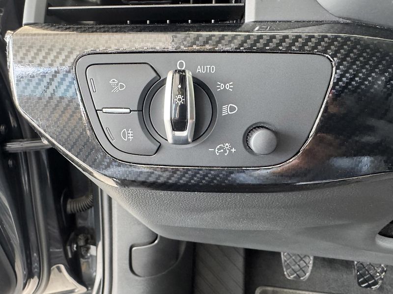 Audi A4 2,0TDI*MatrixLED*Navigace*PDC - fotka 27 z 34