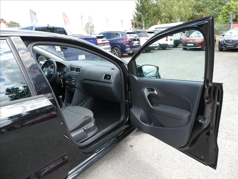 Volkswagen Polo 1,2 i 51kW 2x kola, po servise - fotka 20 z 42