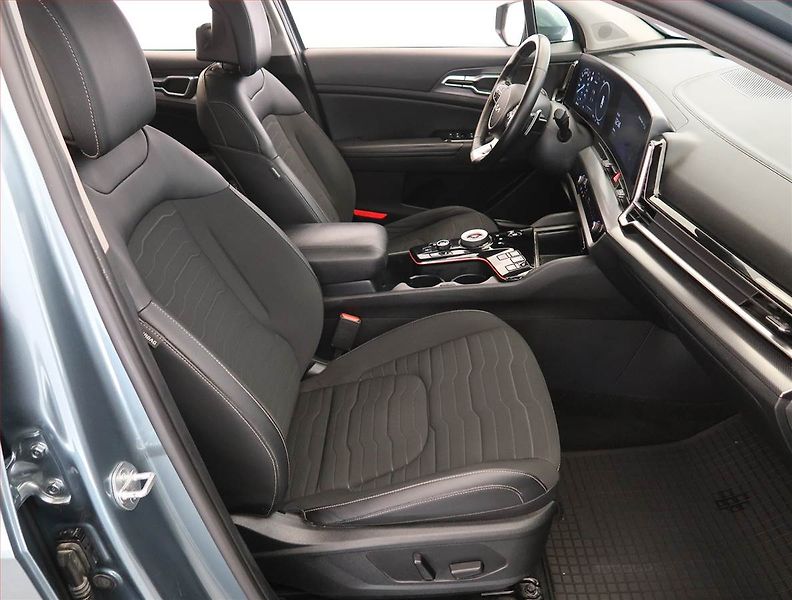 Kia Sportage (2023) 1.6 T-GDI MHEV - fotka 9 z 28