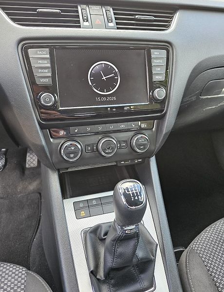 Škoda Octavia (2016) Škoda Octavia 3 Combi 2.0 TDI - fotka 5 z 15