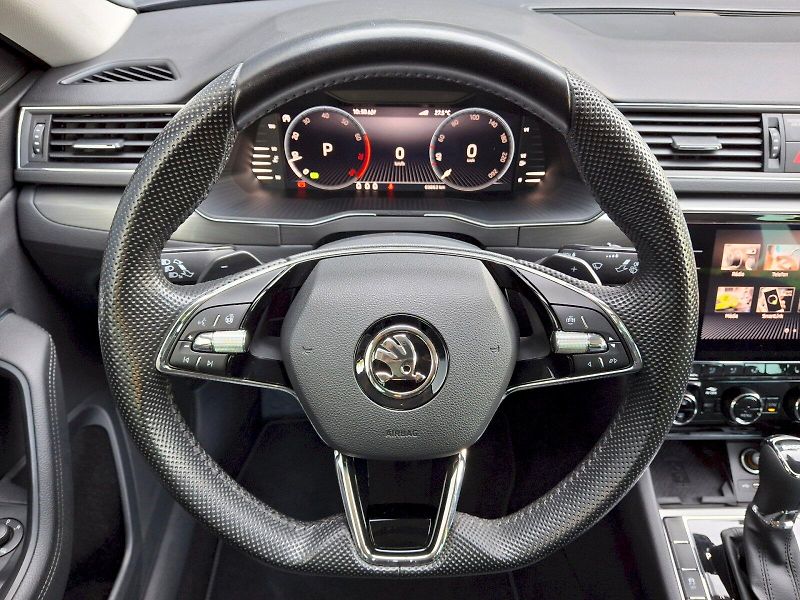 Škoda Superb (2022) Style Plus Top DSG 2,0TSi 140k - fotka 16 z 35