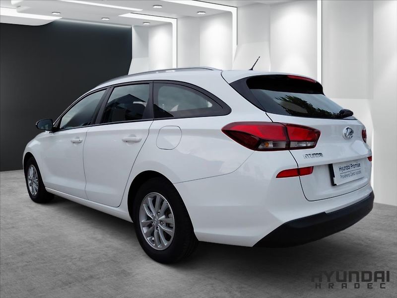 Hyundai i30 1,4   1.4T-GDi Start Plus - fotka 7 z 24