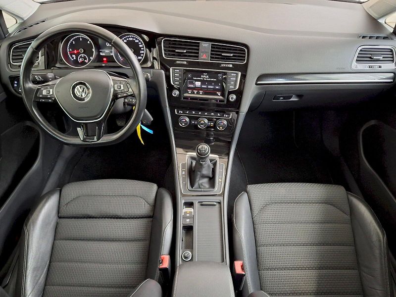 Volkswagen Golf (2015) Variant HighLine 1,6TDi 77kW - fotka 5 z 32