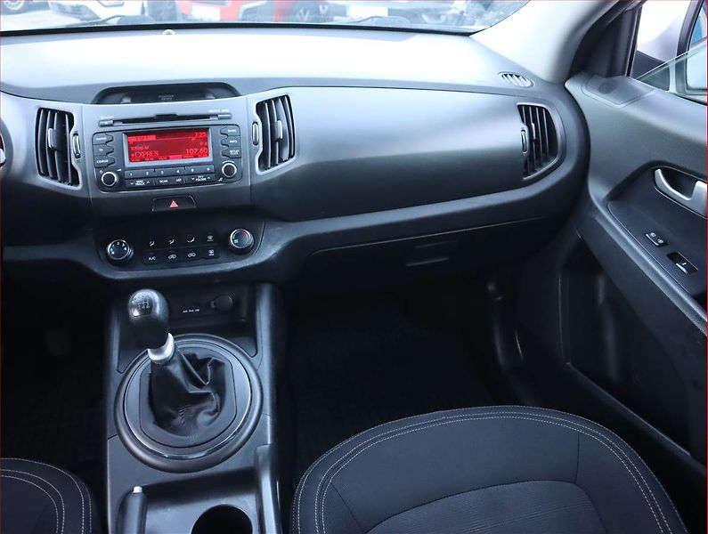 Kia Sportage (2011) 2.0 CRDi, 4X4, Serv.kniha - fotka 8 z 17