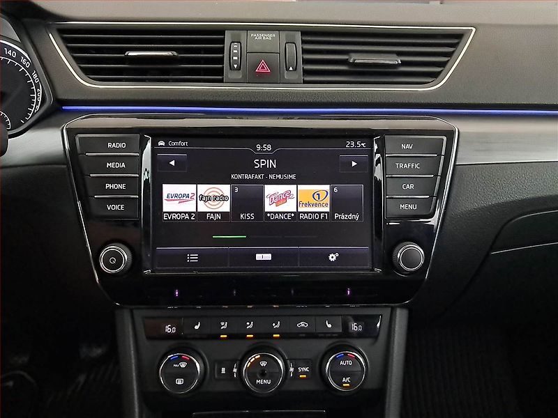 Škoda Superb (2016) Style Plus 2.0 TDI 4x4, 4X4 - fotka 12 z 25